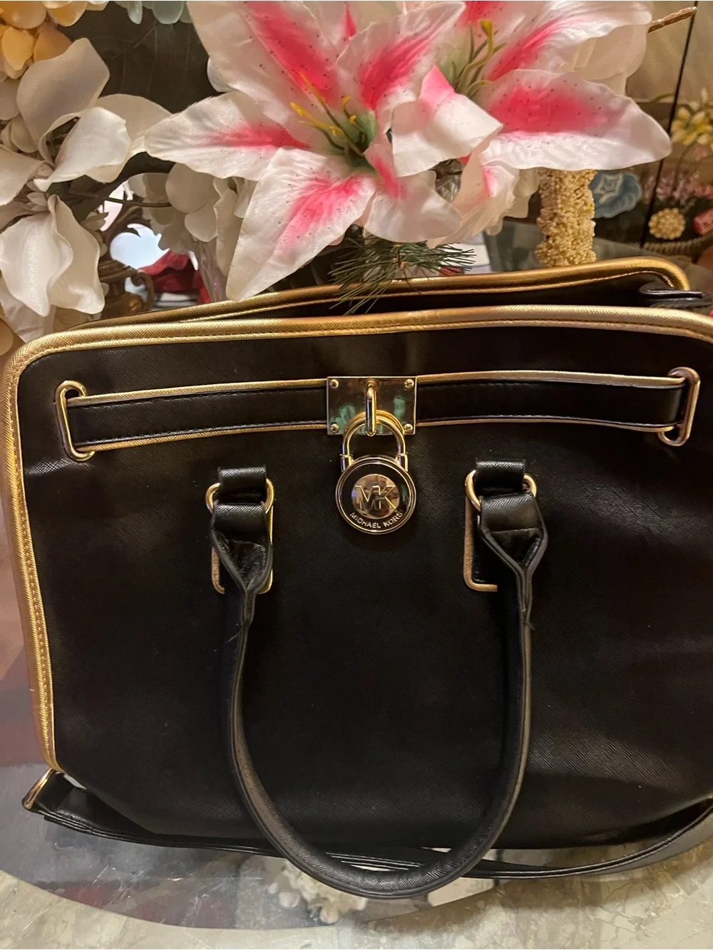 🤩🤩Michael Kors Black Satchel with Gold Trim and Lock